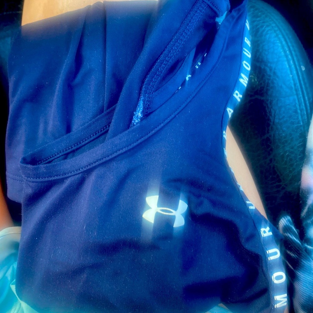 Size small under armor wrk out tank